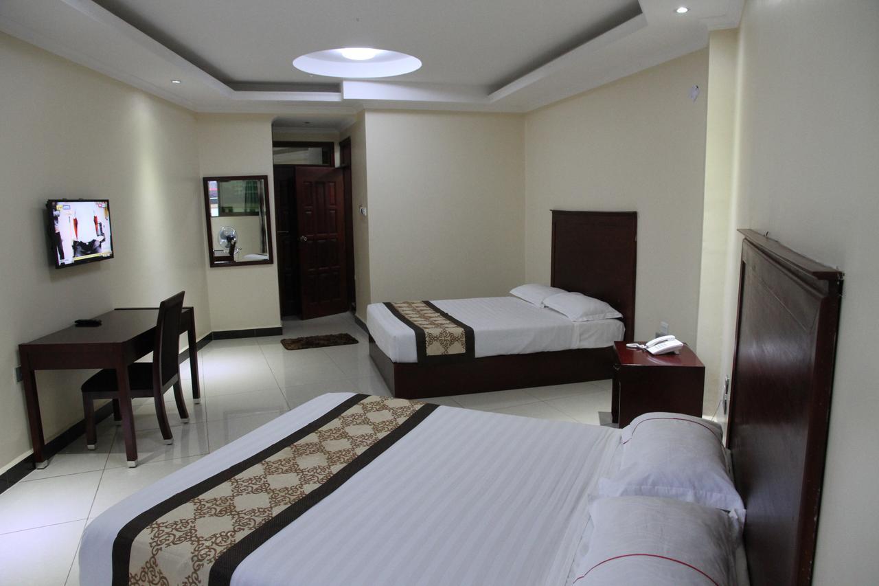 Namayiba Park Hotel Kampala Zewnętrze zdjęcie