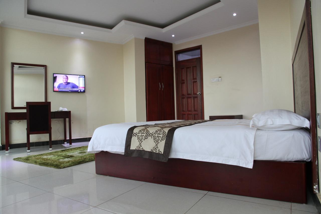 Namayiba Park Hotel Kampala Zewnętrze zdjęcie