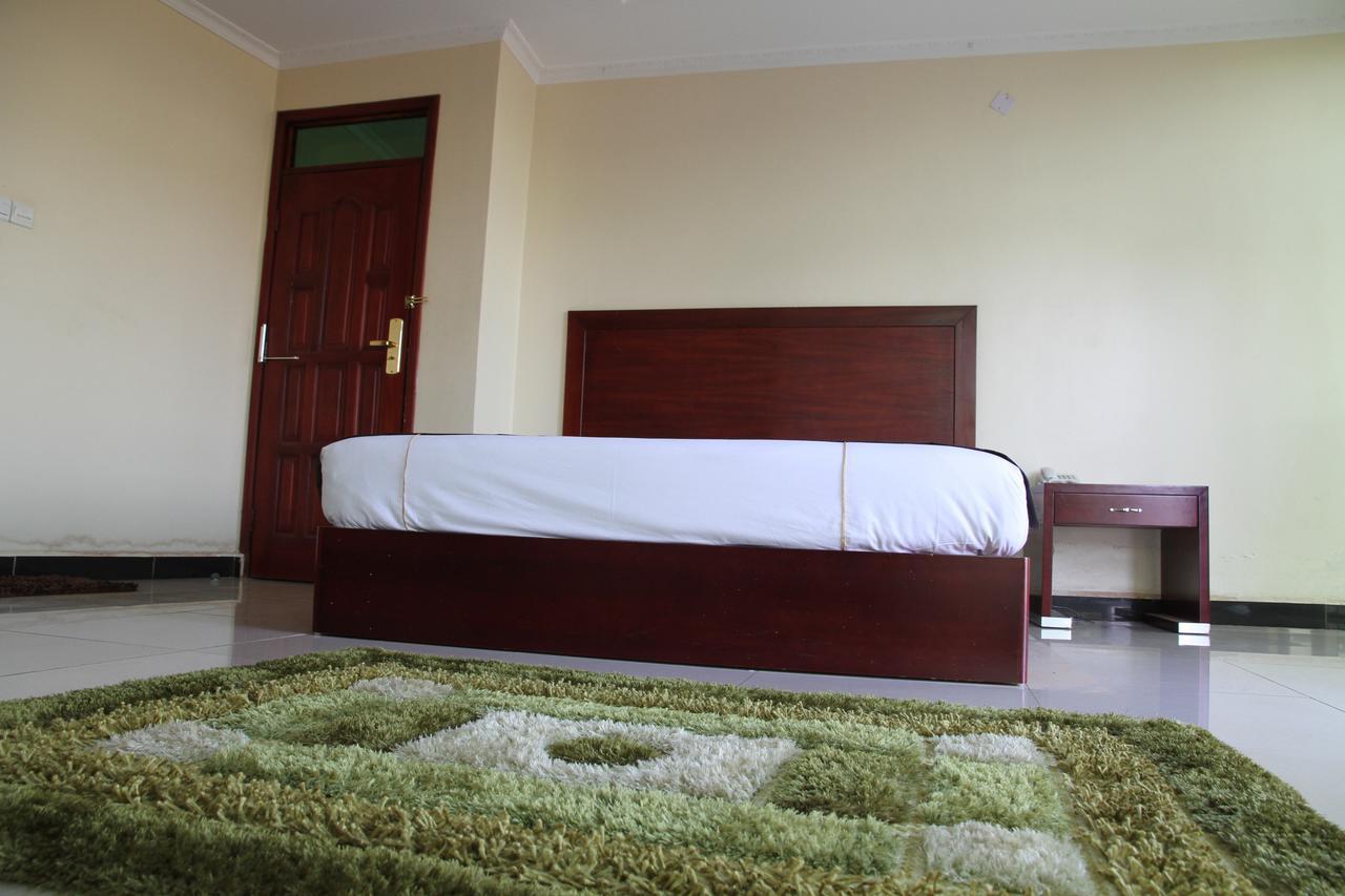 Namayiba Park Hotel Kampala Zewnętrze zdjęcie