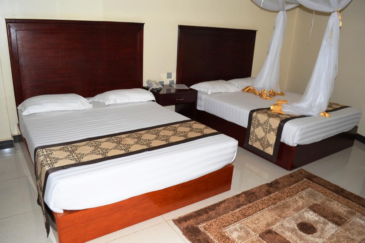 Namayiba Park Hotel Kampala Zewnętrze zdjęcie