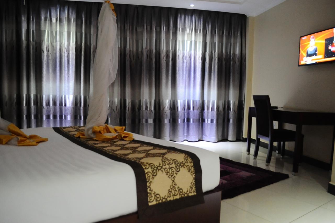 Namayiba Park Hotel Kampala Zewnętrze zdjęcie